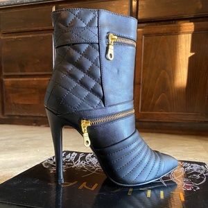 Liliana Brand Black Ankle Booties